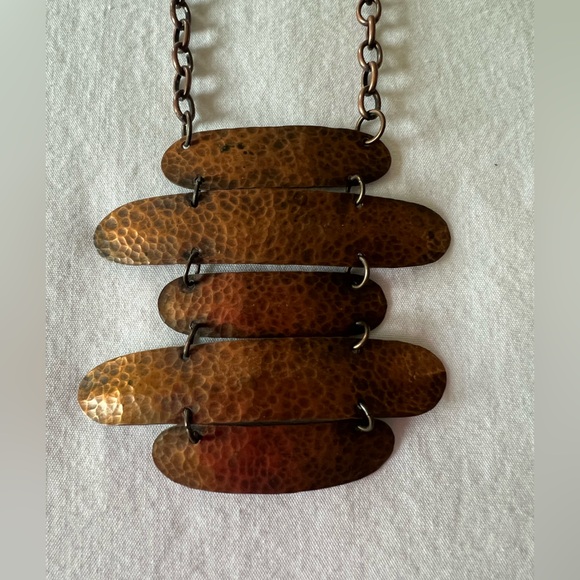 Gorgeous hammered necklace - Picture 2 of 3